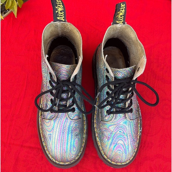 🏴󠁧󠁢󠁥󠁮󠁧󠁿 Vintage Dr. Martens MIE Rare Colorful Iridescent Ankle Boots UK 2 - Picture 7 of 17